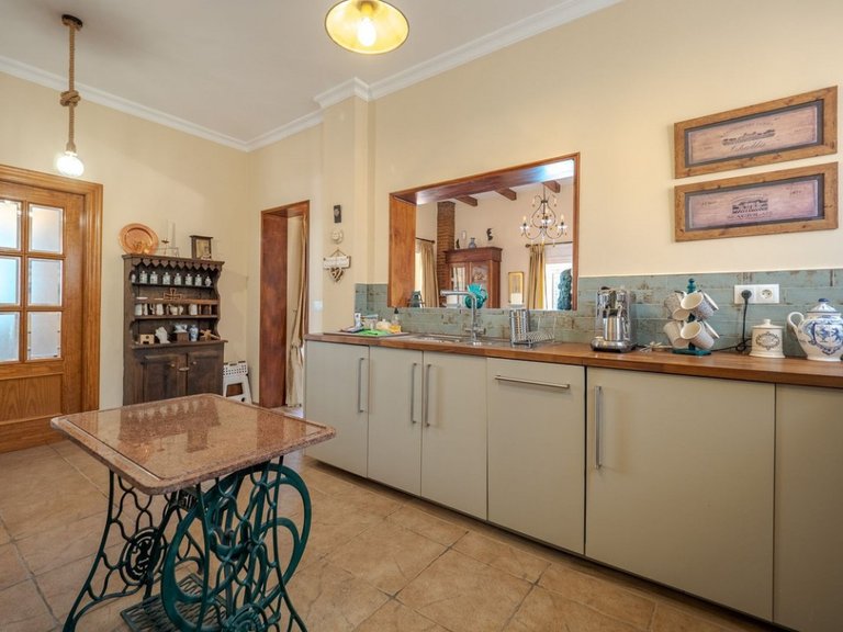 Villa for Sale in Alhaurin El Grande, Malaga 14