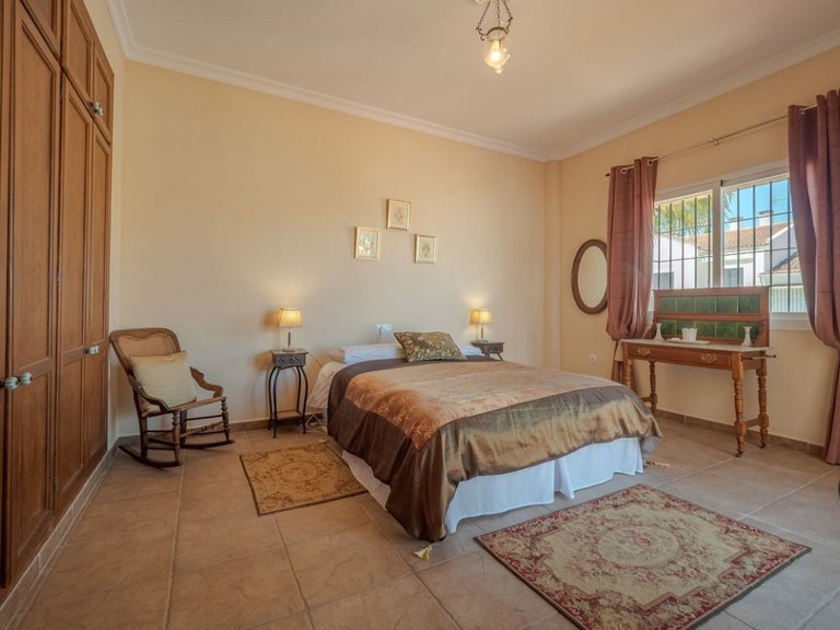 Villa for Sale in Alhaurin El Grande, Malaga 22