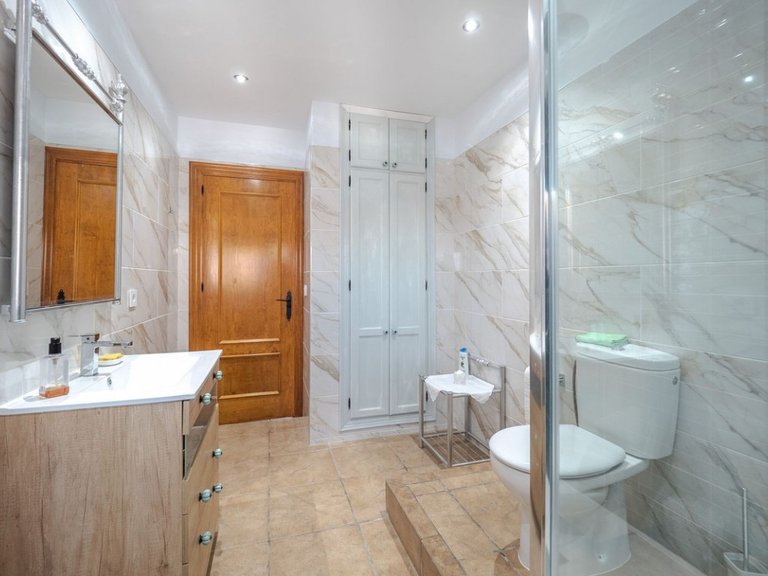 Villa for Sale in Alhaurin El Grande, Malaga 28
