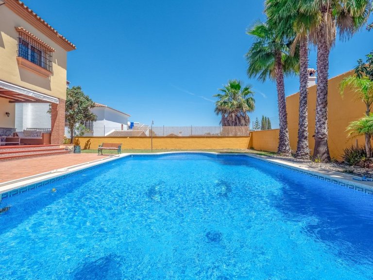 Villa for Sale in Alhaurin El Grande, Malaga 34