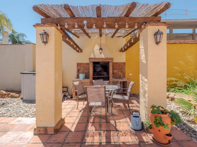 Villa for Sale in Alhaurin El Grande, Malaga 36