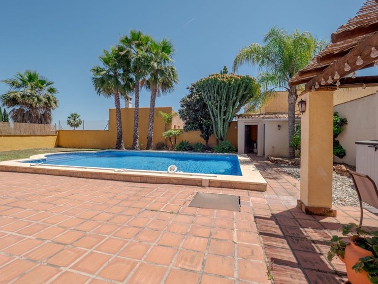 Villa for Sale in Alhaurin El Grande, Malaga 39