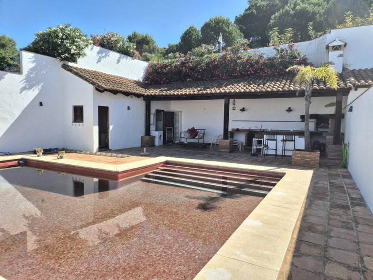 Villa for Sale in Alhaurin El Grande, Malaga 2
