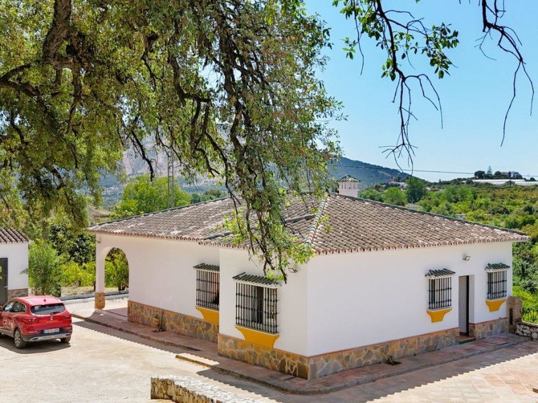 Villa for Sale in Alhaurin El Grande, Malaga 6