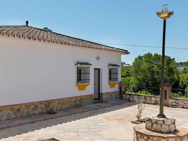 Villa for Sale in Alhaurin El Grande, Malaga 9