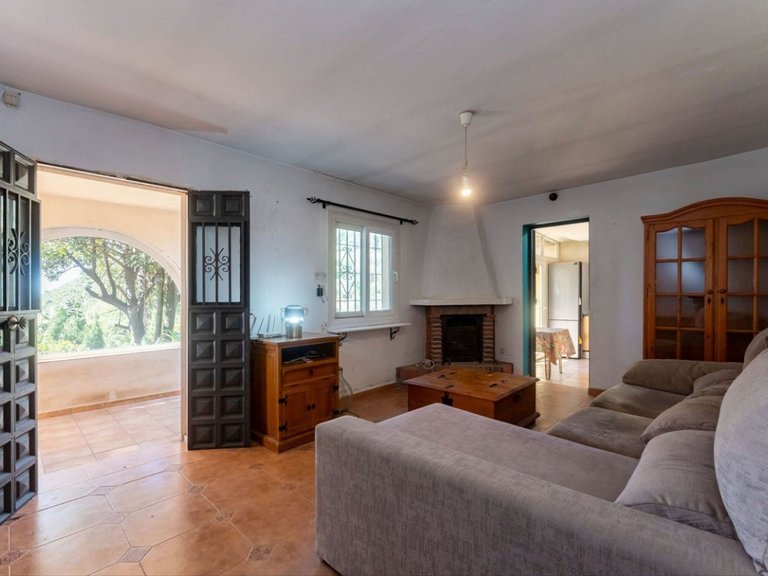 Country House for Sale in Ojen, Malaga 8
