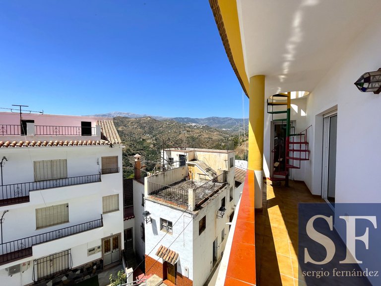 Apartment for Sale in Sayalonga, Malaga 1
