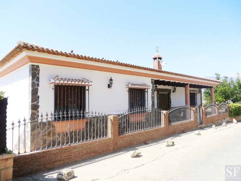 Villa for Sale in Sayalonga, Malaga 1