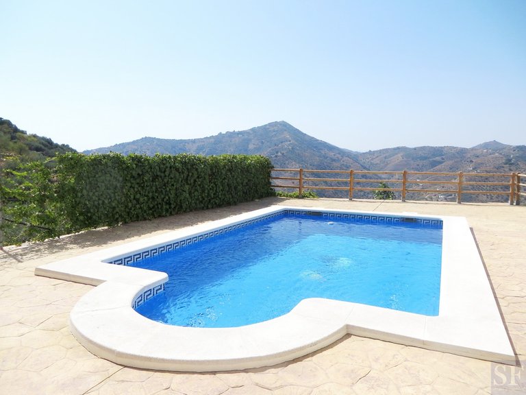 Villa for Sale in Sayalonga, Malaga 12