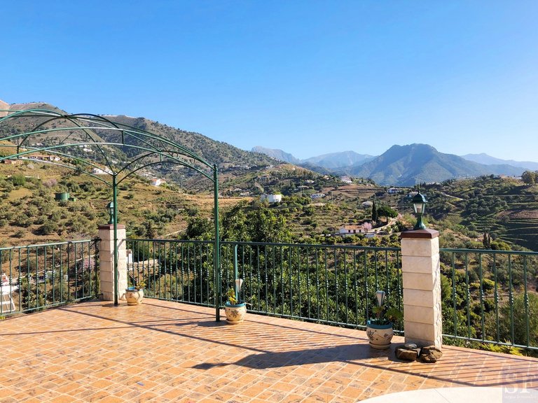 Villa for Sale in Cómpeta, Malaga 10