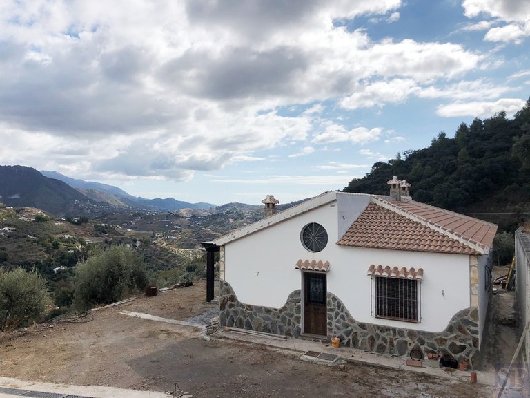 Villa for Sale in Cómpeta, Malaga 1