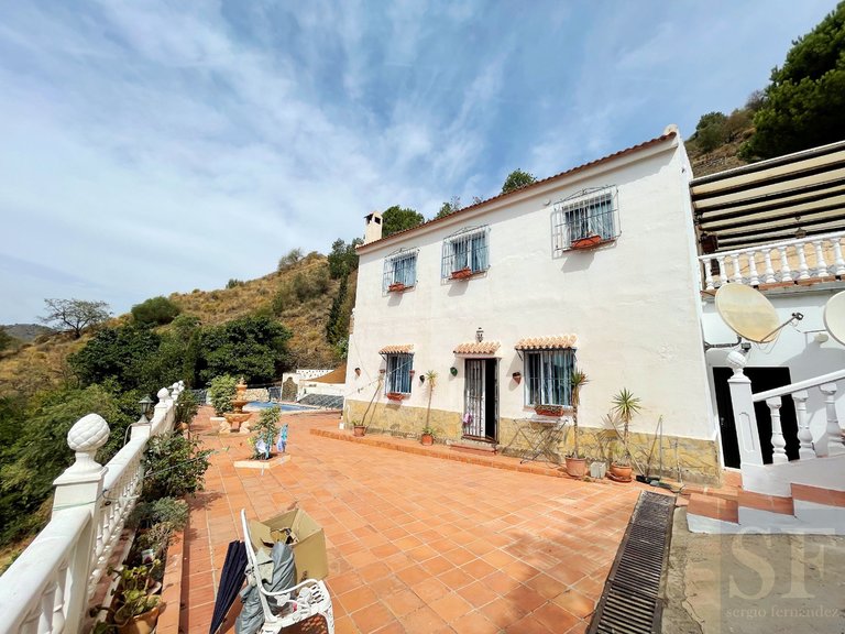 Villa for Sale in Cómpeta, Malaga 1