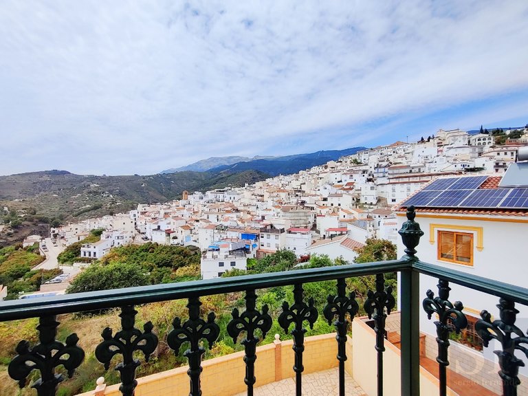 Villa for Sale in Canillas De Albaida, Malaga 17