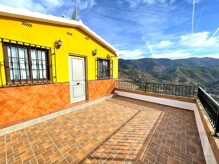 Villa for Sale in Árchez, Malaga 12