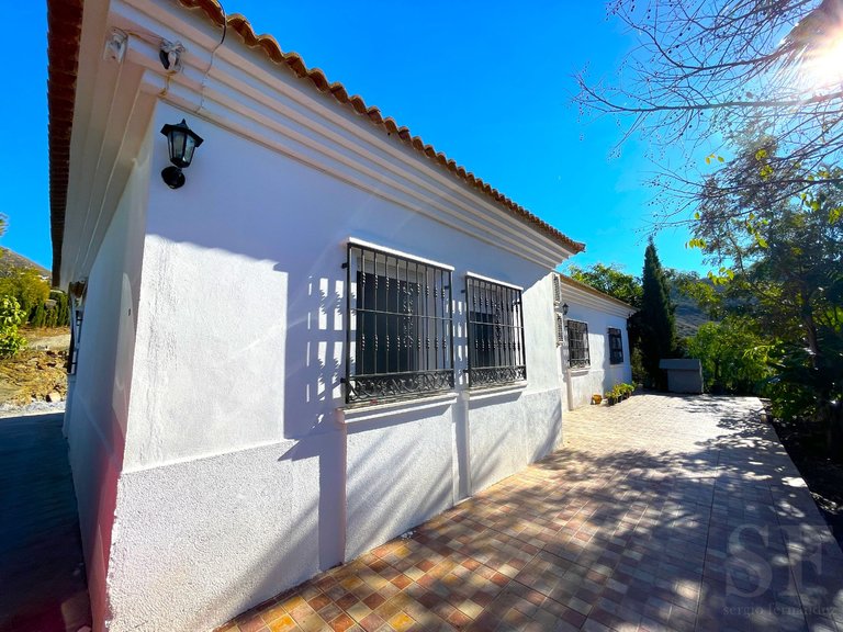 Villa for Sale in Cómpeta, Malaga 2