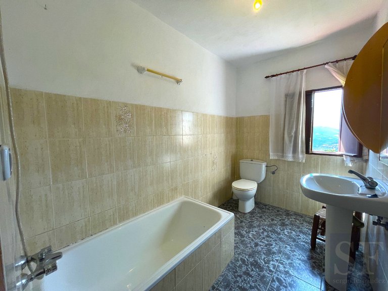 Villa for Sale in Canillas De Albaida, Malaga 11