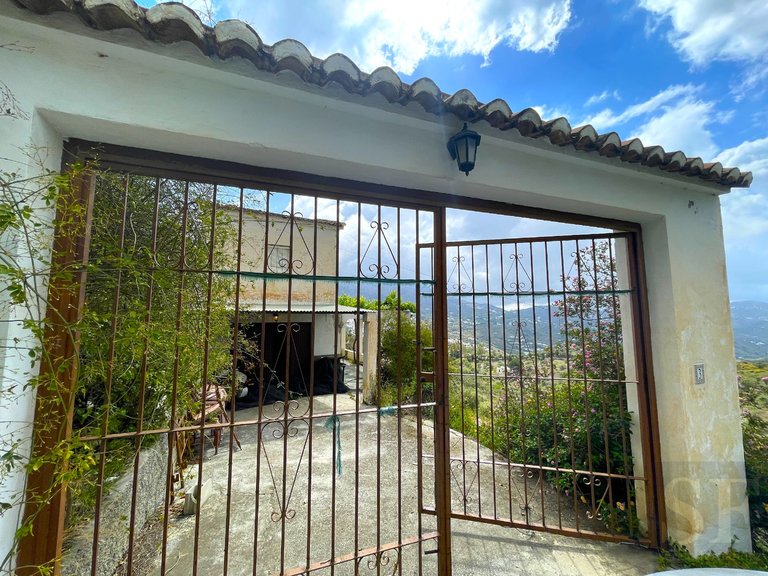 Villa for Sale in Canillas De Albaida, Malaga 17