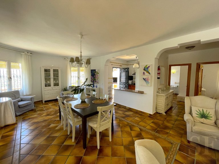 Villa for Sale in Sayalonga, Malaga 4