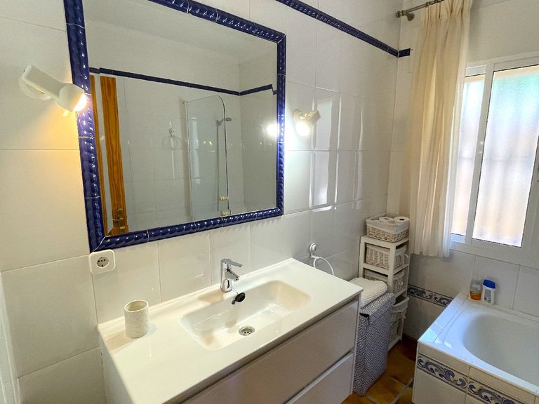 Villa for Sale in Sayalonga, Malaga 11