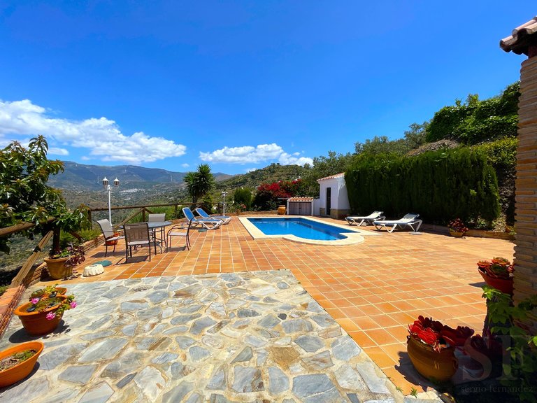 Villa for Sale in Sayalonga, Malaga 14