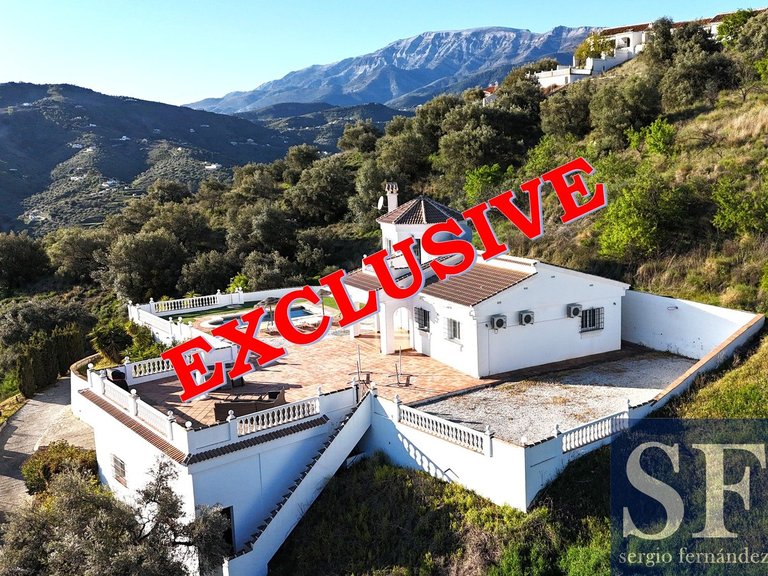 Villa for Sale in Cómpeta, Malaga 1