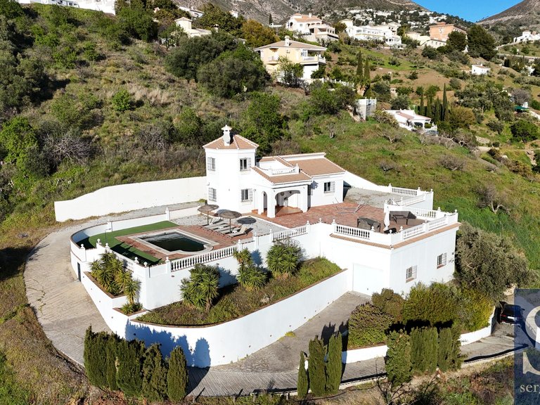 Villa for Sale in Cómpeta, Malaga 2