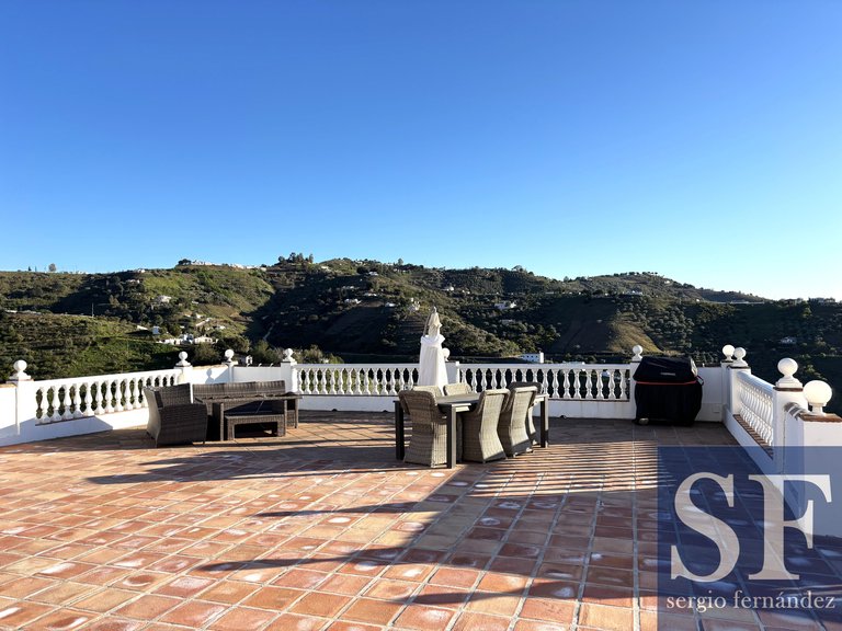 Villa for Sale in Cómpeta, Malaga 17