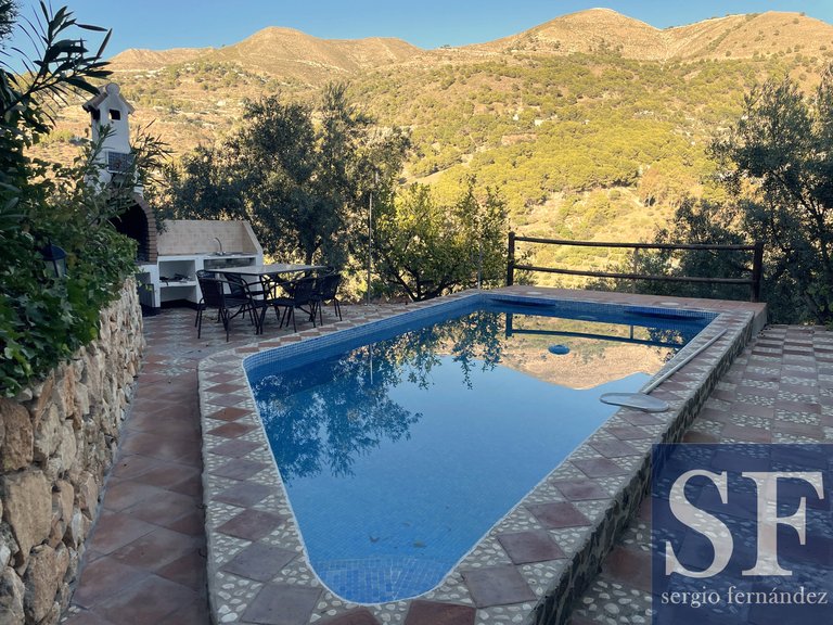 Villa for Weekly Rent in Cómpeta, Malaga 1