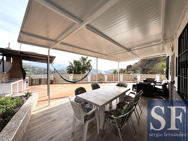 Villa for Sale in Sayalonga, Malaga 8