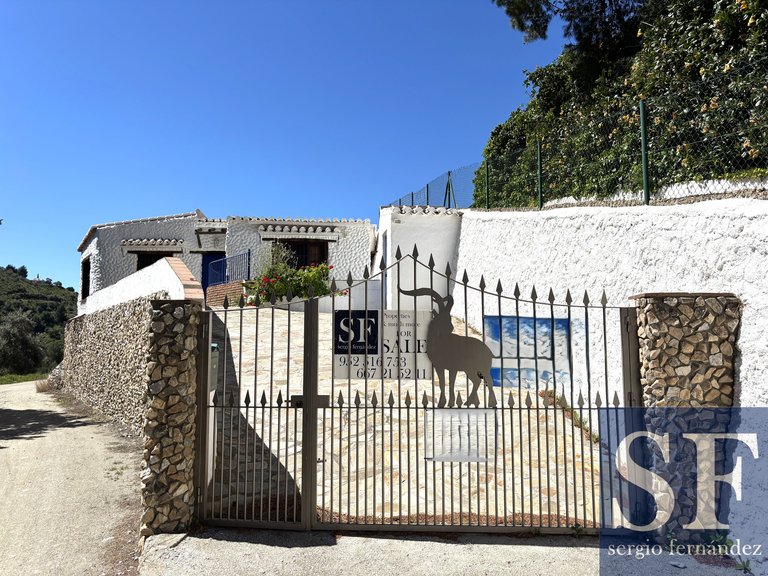 Villa for Sale in Cómpeta, Malaga 17