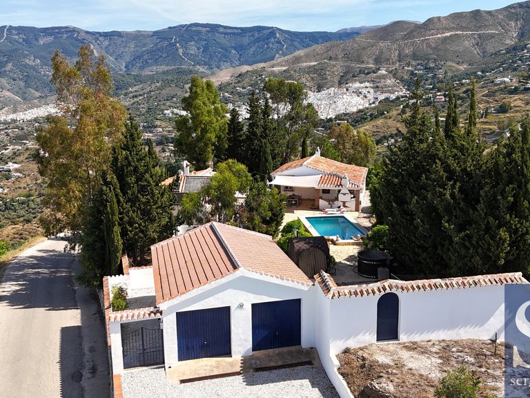 Villa for Sale in Cómpeta, Malaga 1