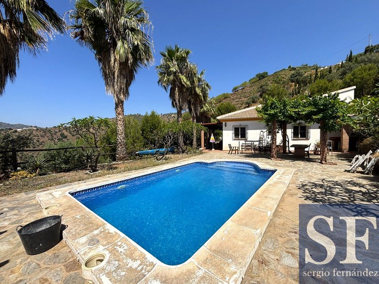 Villa for Sale in Sayalonga, Malaga 10