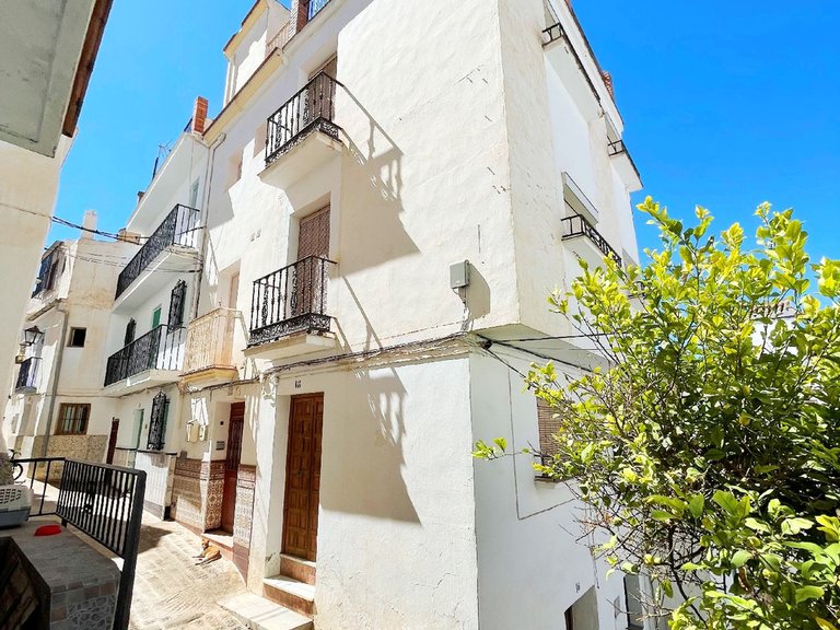 Town House for Sale in Cómpeta, Malaga 1