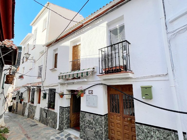 Town House for Sale in Árchez, Malaga 1