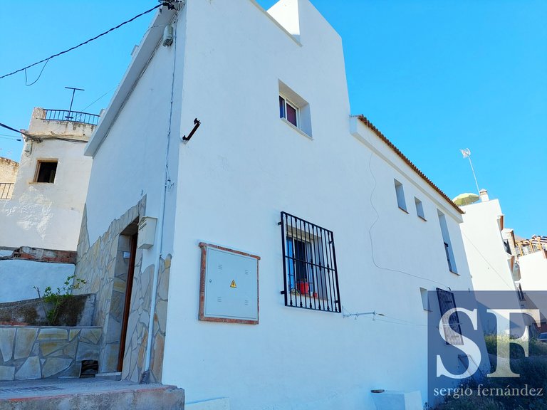 Town House for Sale in Sayalonga, Malaga 1