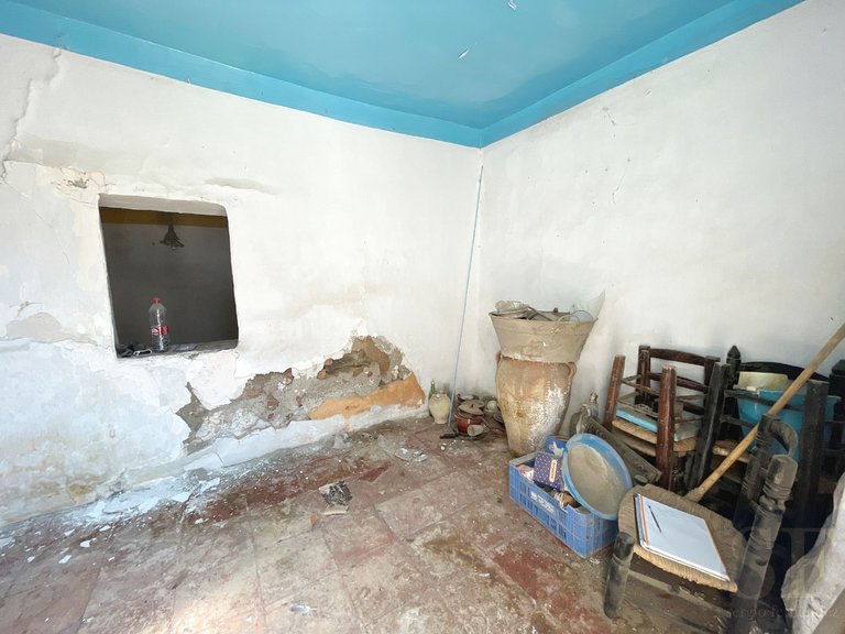 Town House for Sale in Sayalonga, Malaga 8