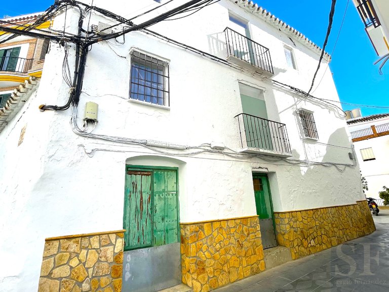 Town House for Sale in Cómpeta, Malaga 1