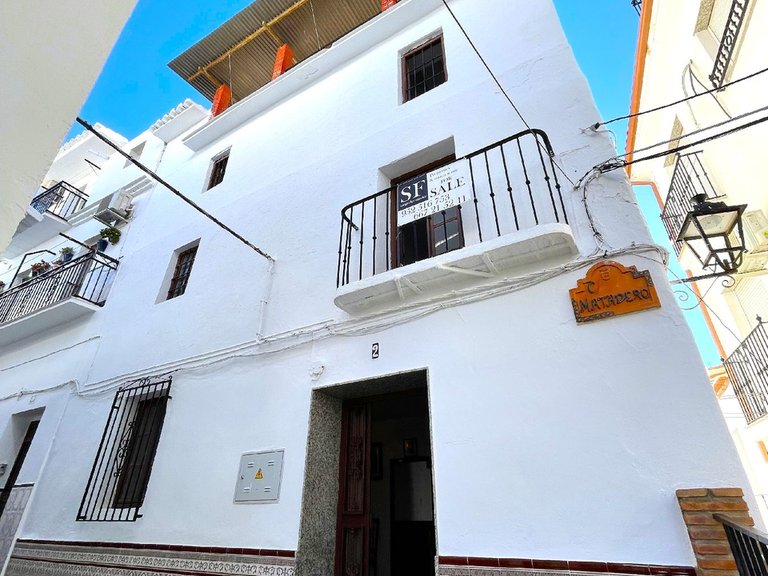 Town House for Sale in Canillas De Aceituno, Malaga 1