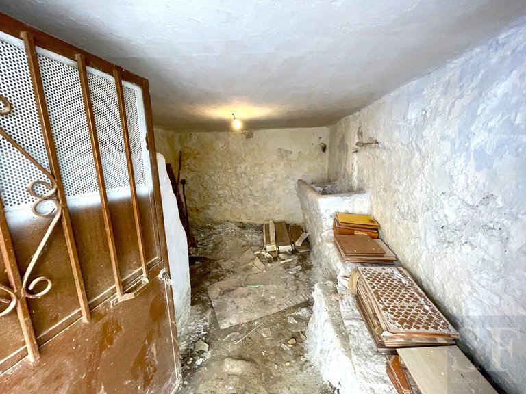 Town House for Sale in Canillas De Aceituno, Malaga 17