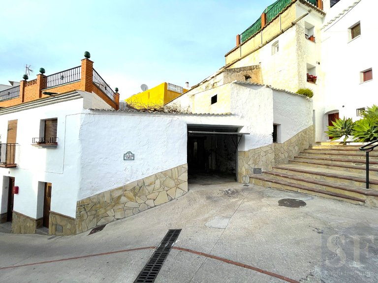 Town House for Sale in Árchez, Malaga 1