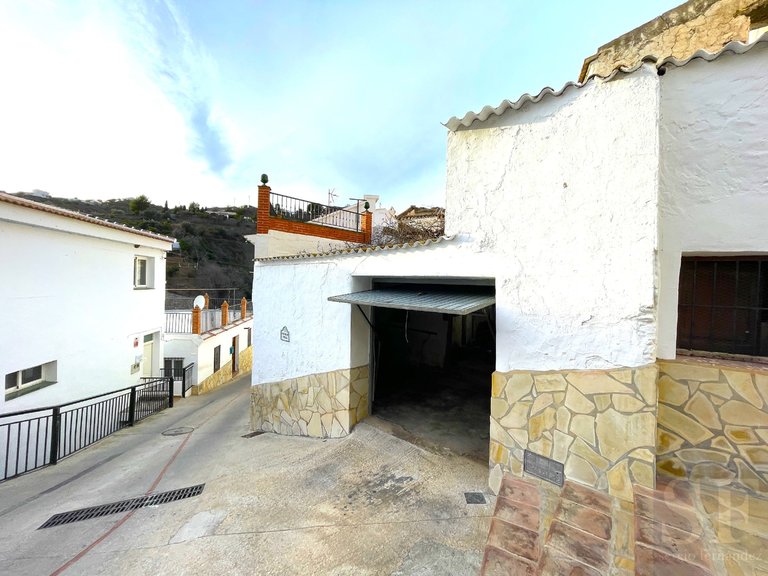 Town House for Sale in Árchez, Malaga 2