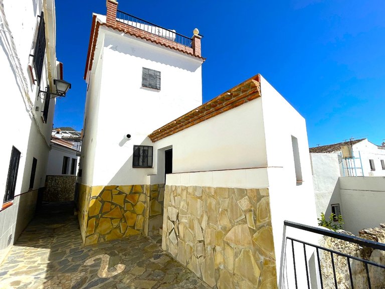 Town House for Sale in Canillas De Albaida, Malaga 1