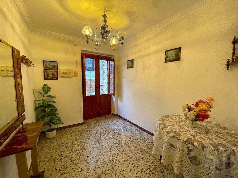 Town House for Sale in Sayalonga, Malaga 2