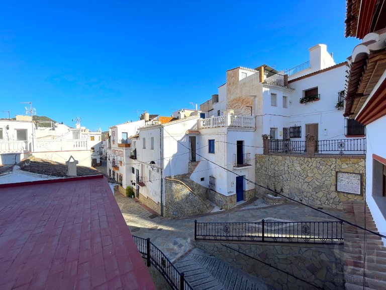 Town House for Sale in Sayalonga, Malaga 19
