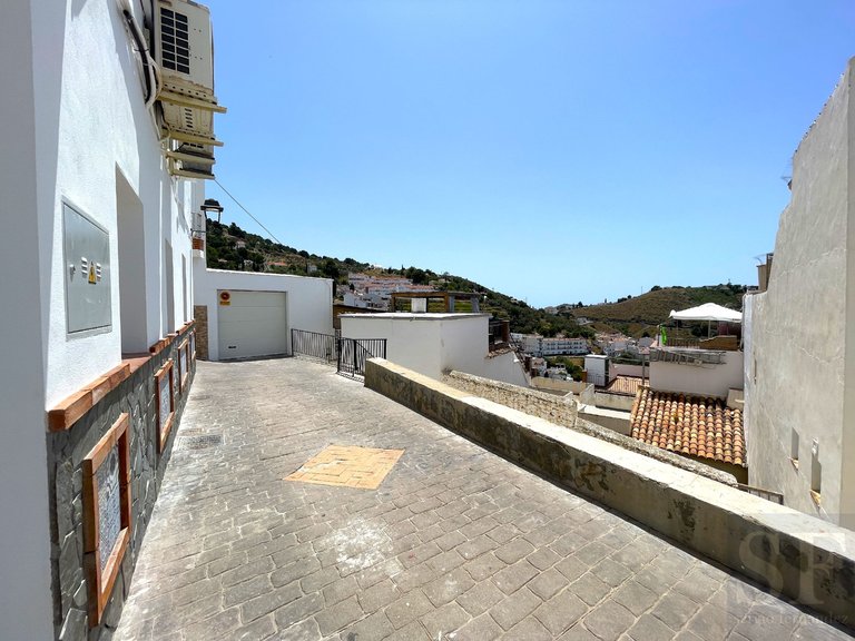 Town House for Sale in Cómpeta, Malaga 12