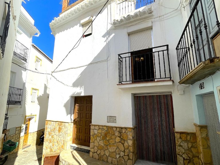 Town House for Sale in Cómpeta, Malaga 1