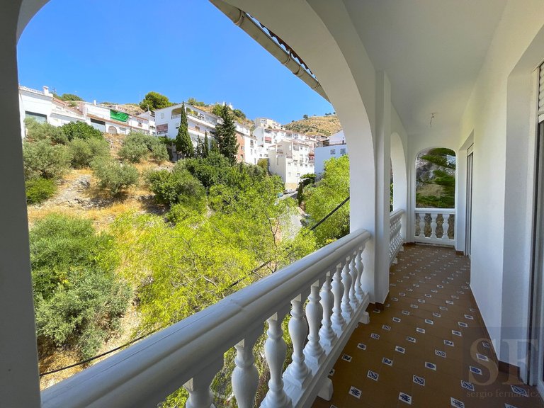Town House for Sale in Cómpeta, Malaga 14