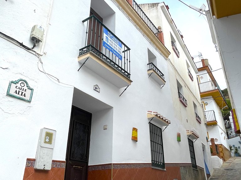 Town House for Sale in Árchez, Malaga 1