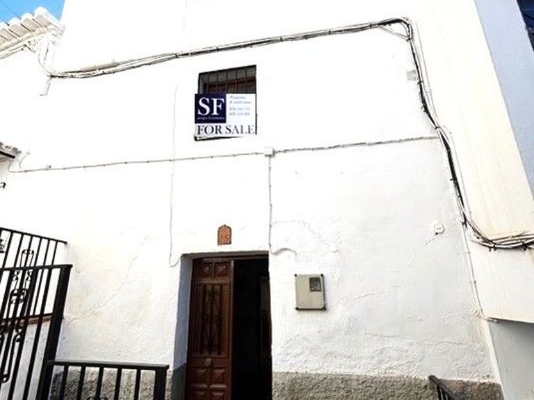 Town House for Sale in Canillas De Aceituno, Malaga 1