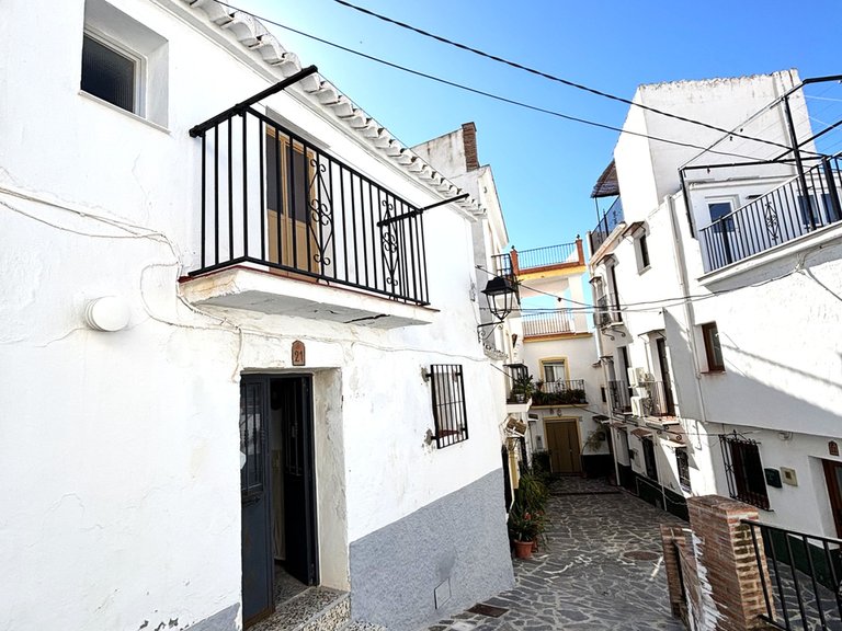 Town House for Sale in Canillas De Aceituno, Malaga 2